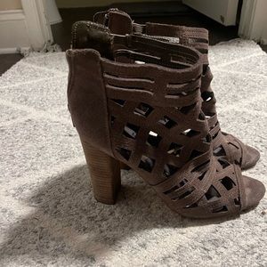 Heeled sandals Carlos size 8